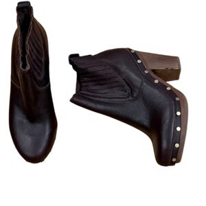 Rare Never Worn UGG bloodstone brown ankle clog boots booties b